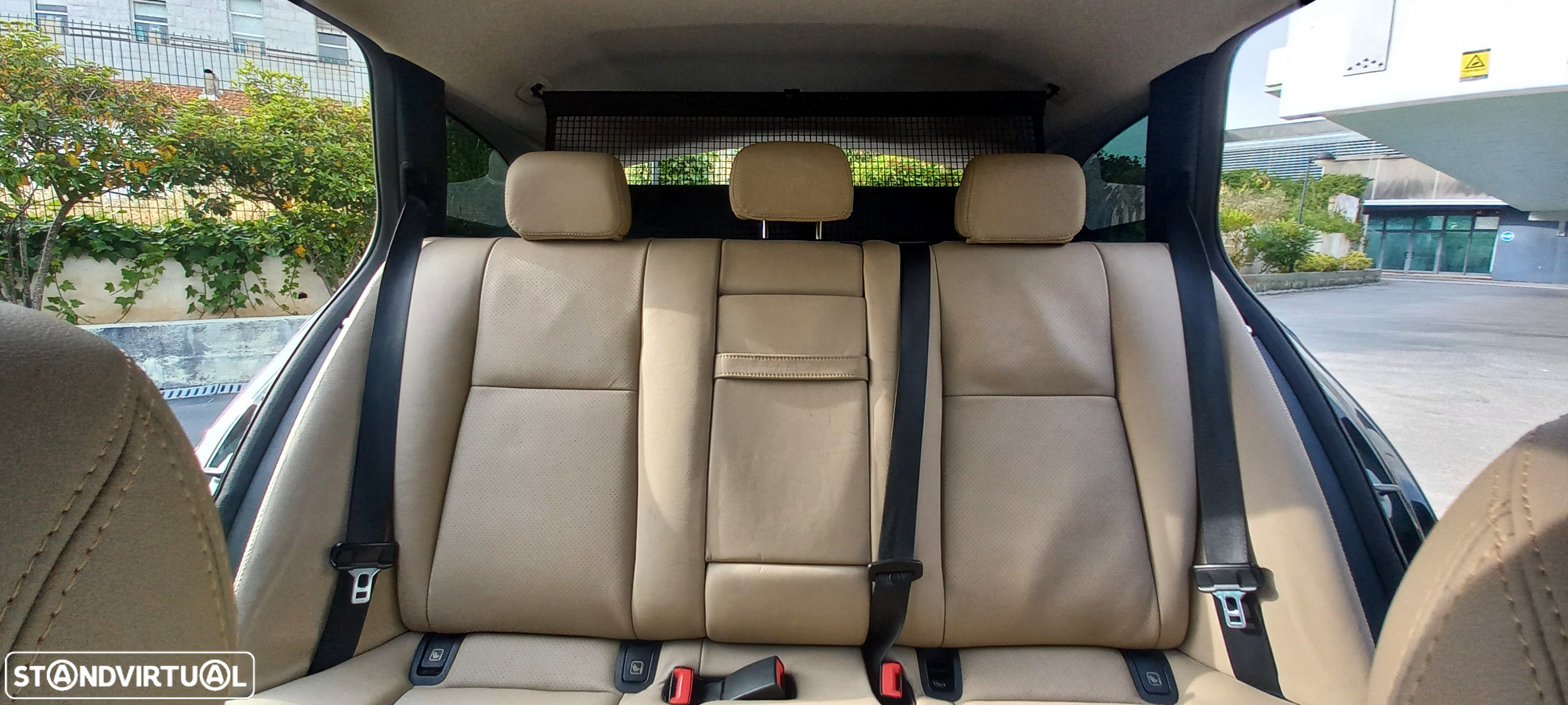 Mercedes-Benz E 200 d AMG Line - 28