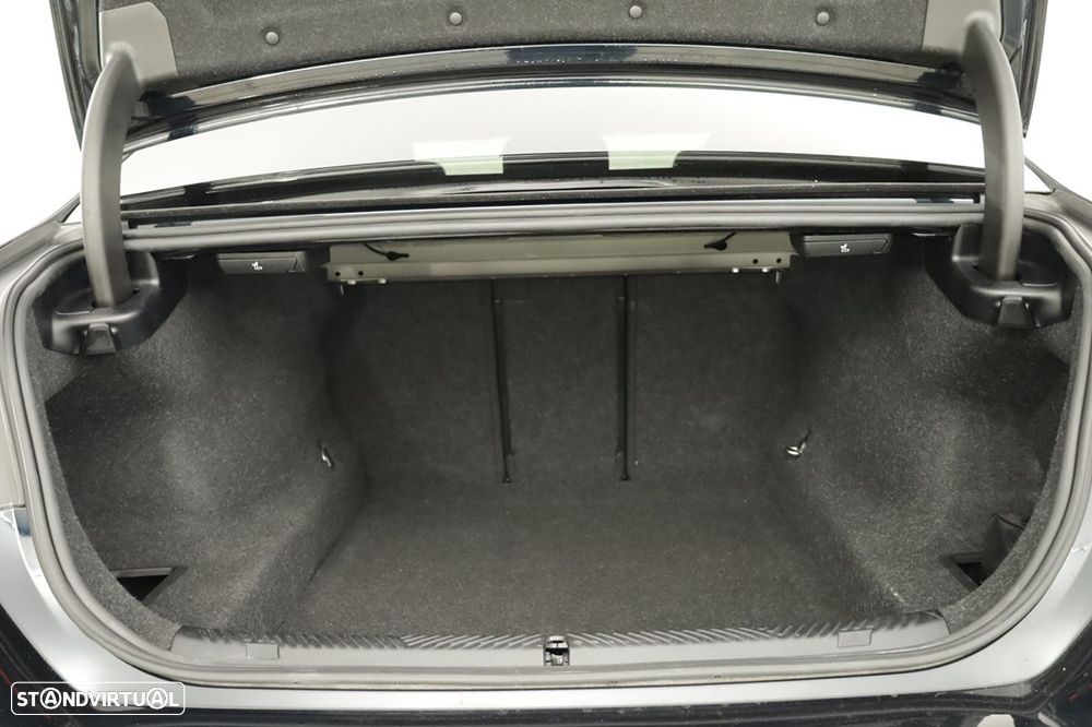 BMW 520 d Pack Desportivo M - 27