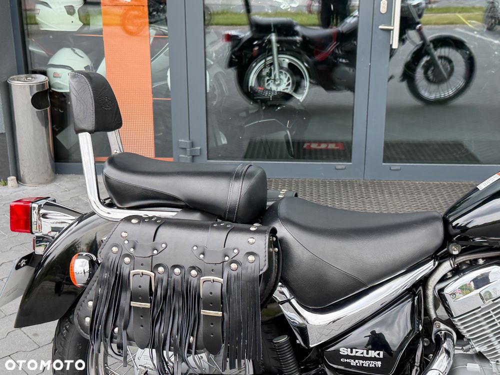 Suzuki Intruder - 9