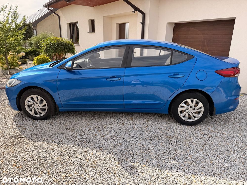 Hyundai Elantra 1.6 CRDi Comfort - 10
