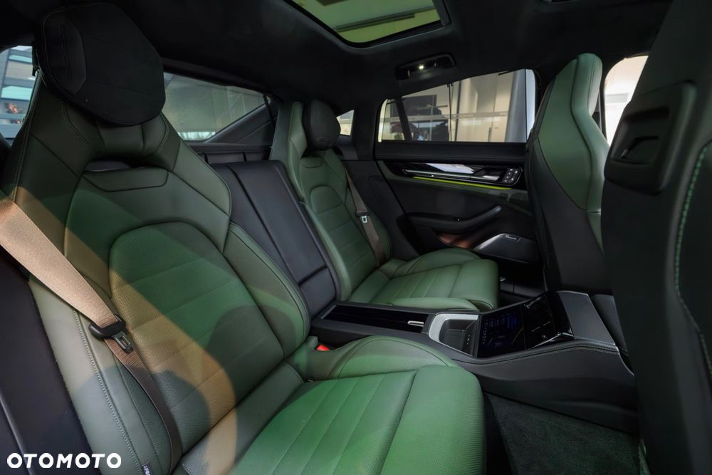 Porsche Panamera Turbo E-Hybrid PHEV - 12