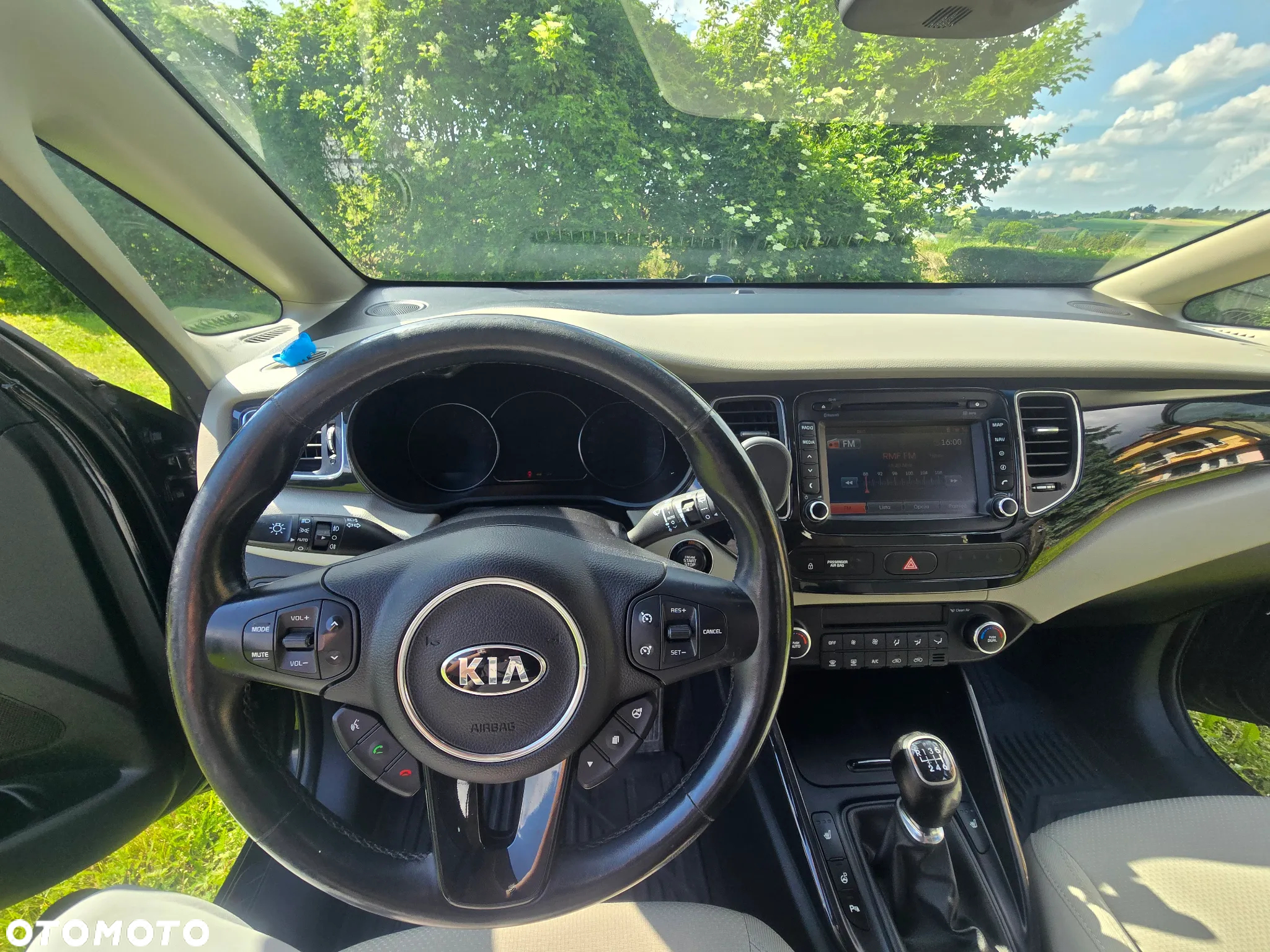 Kia Carens - 13