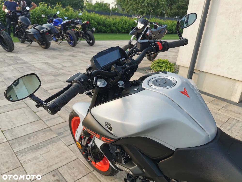 Yamaha MT - 21