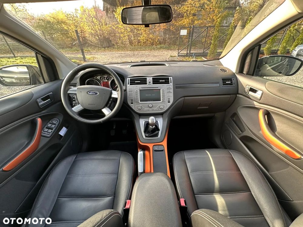 Ford Kuga 2.0 TDCi 2x4 Titanium - 20