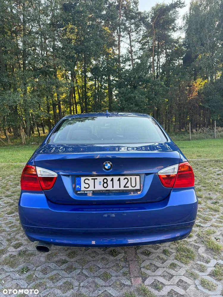 BMW Seria 3 318i - 4