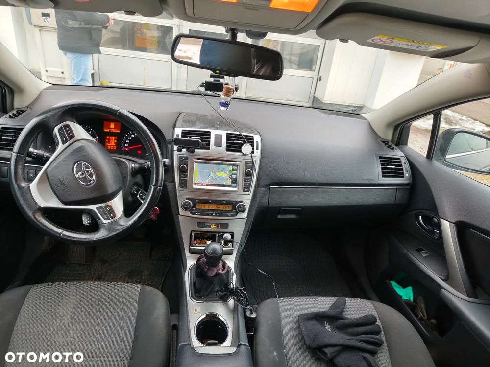 Toyota Avensis 2.0 D-4D Style - 8