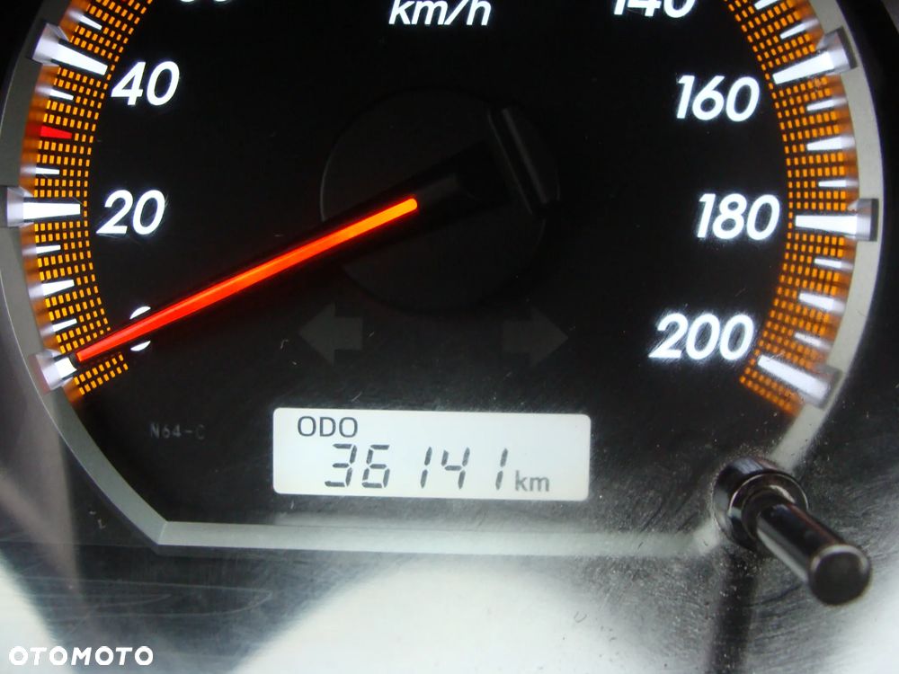 Toyota Hilux 2.5 D-4D DLX - 12