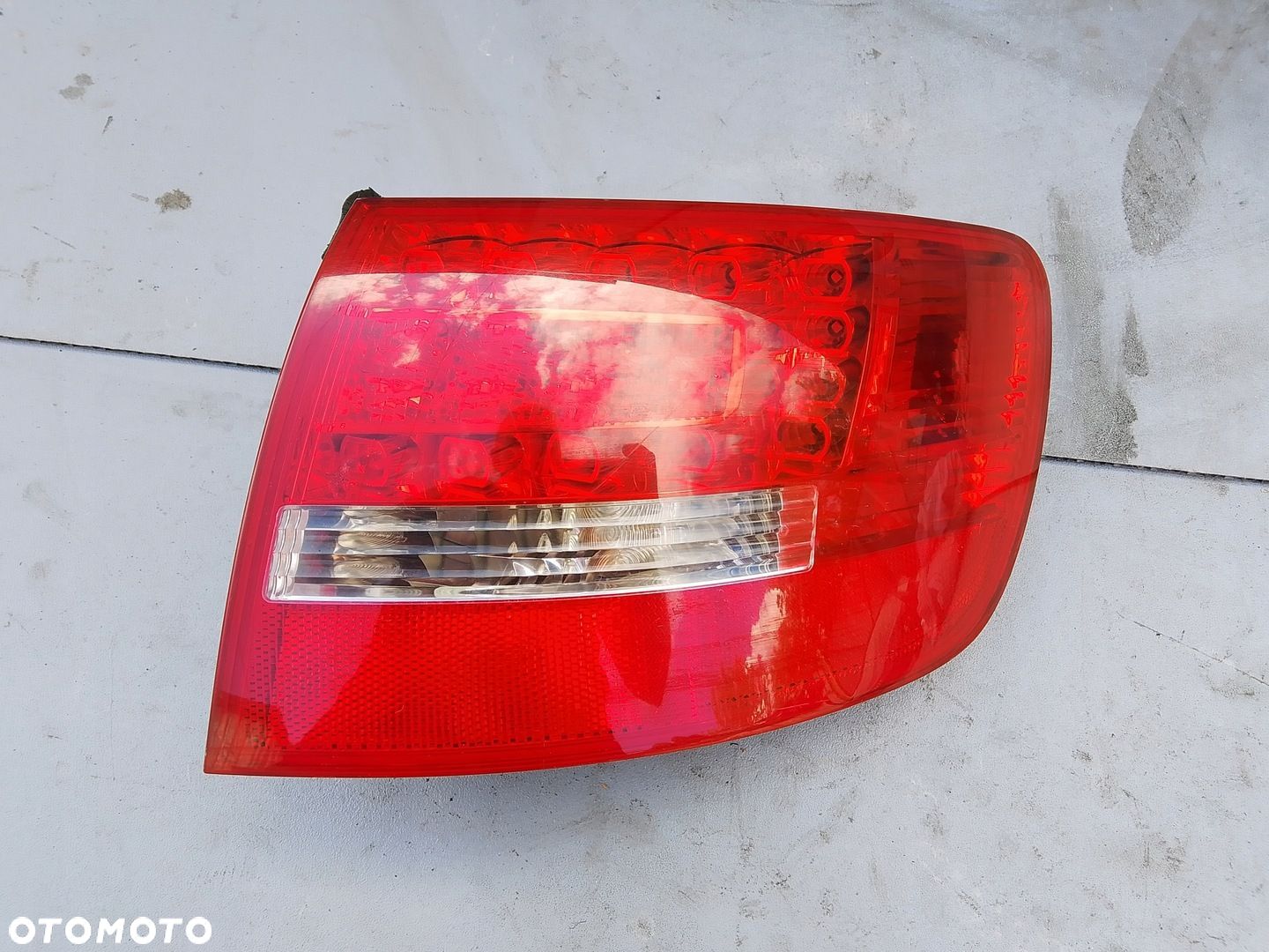 Lampa Prawa Tył Audi A6 C6 Kombi Lift 4F9945096E - 1