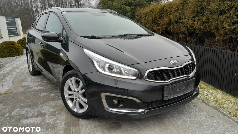 Kia Ceed - 4