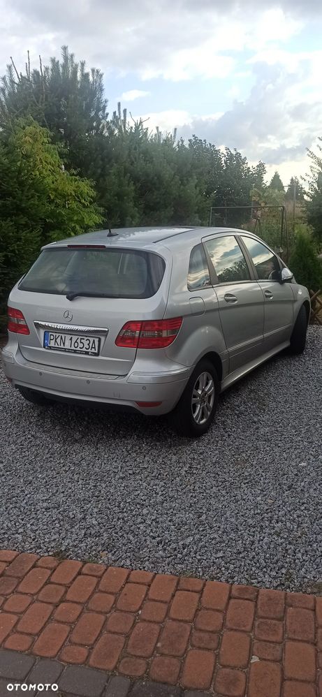 Mercedes-Benz Klasa B 180 BlueEffICIENCY - 2