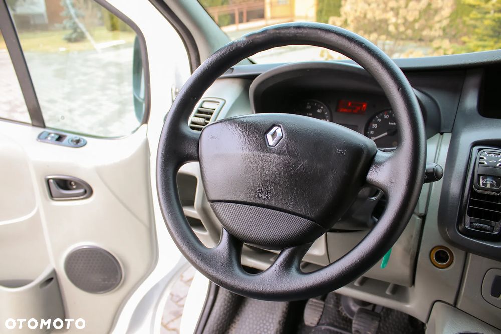 Renault Trafic - 26