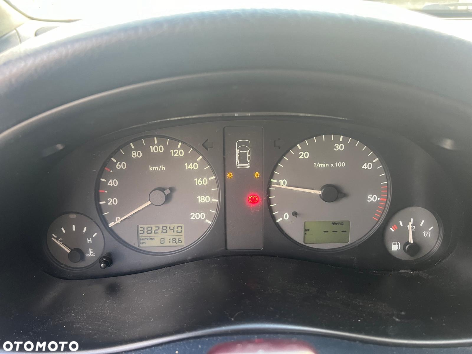 Volkswagen Sharan 1.9 TDI Comfortline - 2