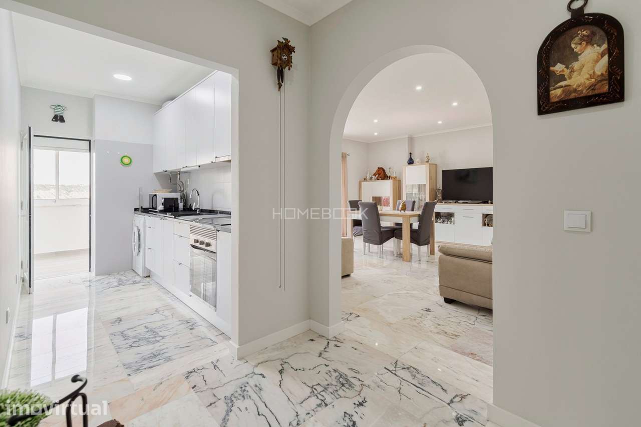 Apartamento com vista mar e grandes varandas - Grande imagem: 5/25
