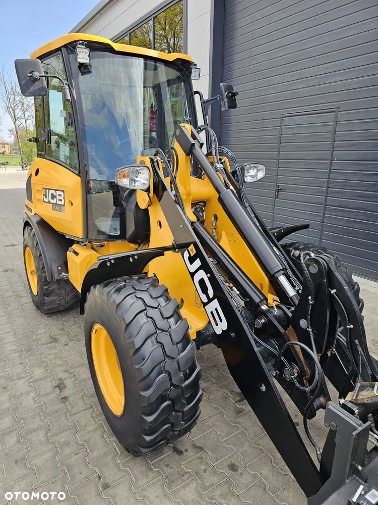 JCB 407 AGRI 2022r - 15