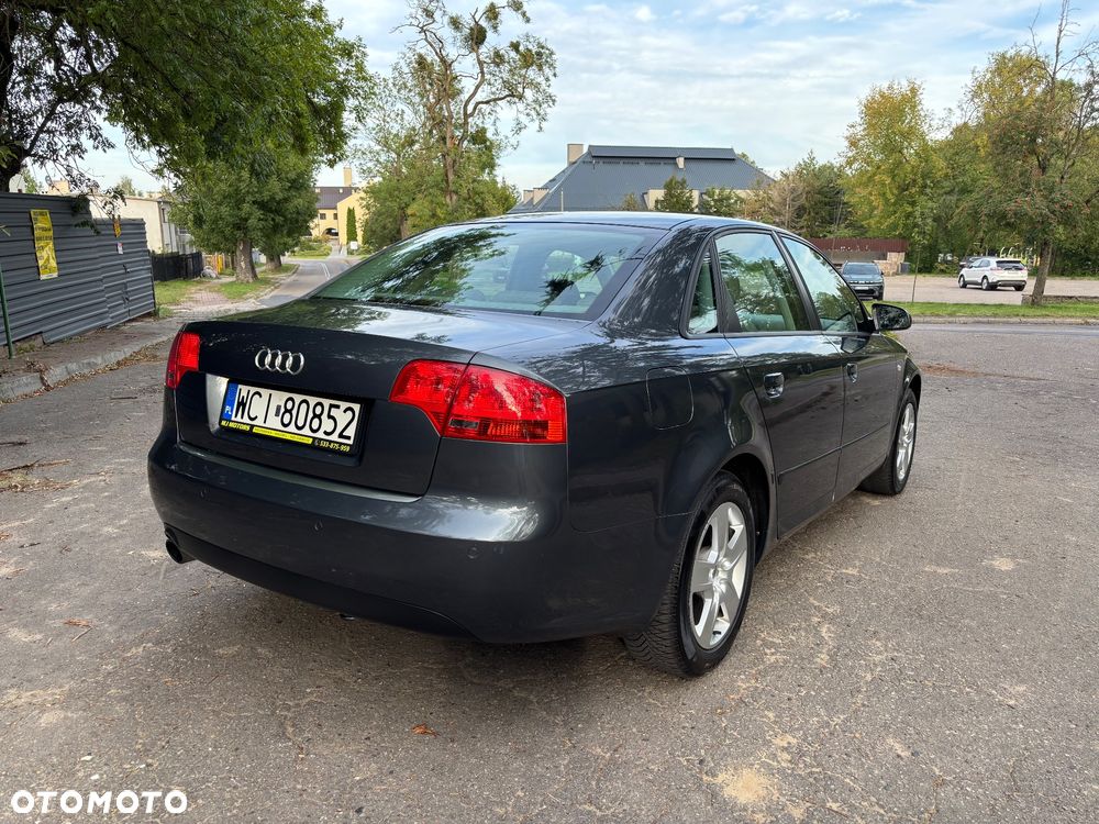Audi A4 Limousine - 6