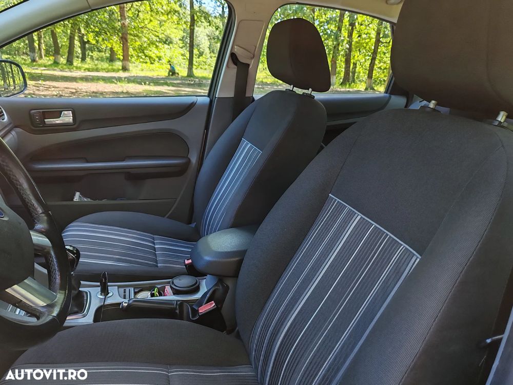 Ford Focus 1.6i Trend - 6
