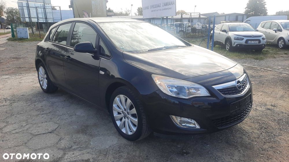 Opel Astra 2010 photo 3