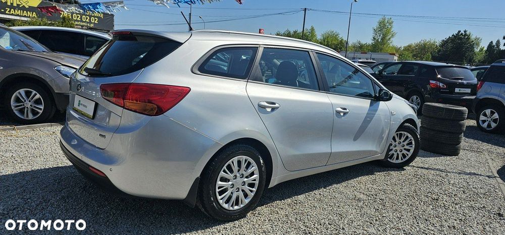 Kia Ceed - 9
