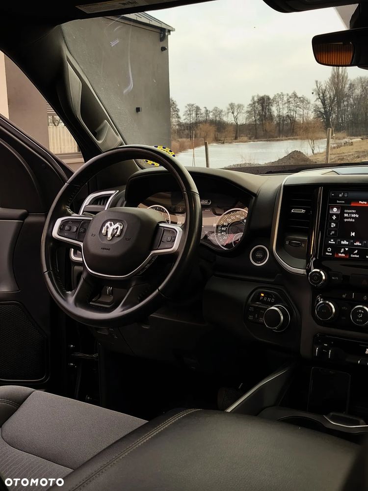 RAM 1500 Crew Cab Shortbed Bighorn - 32