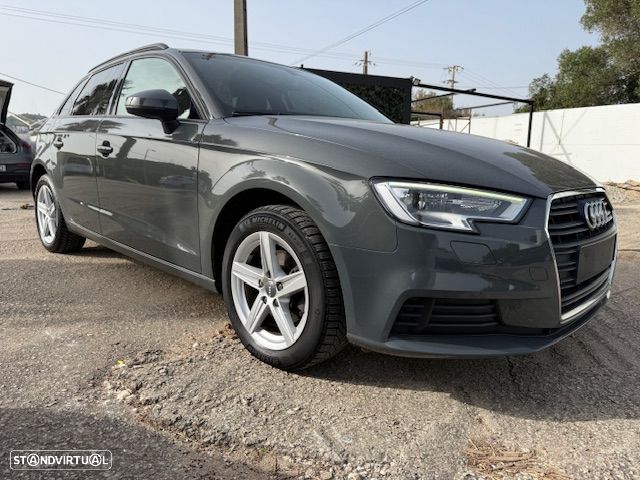 Audi A3 1.6 TDI S tronic design - 3