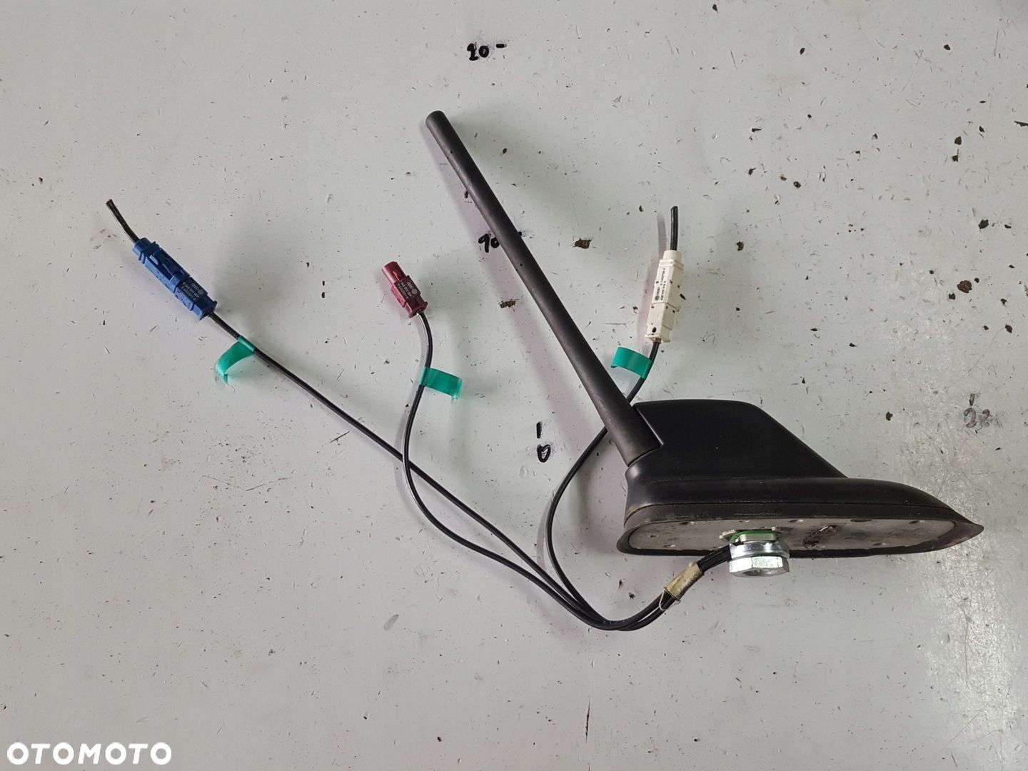 SKODA YETI 09-13r ANTENA RADIA NAWIGACJI 6R0035501C - 1