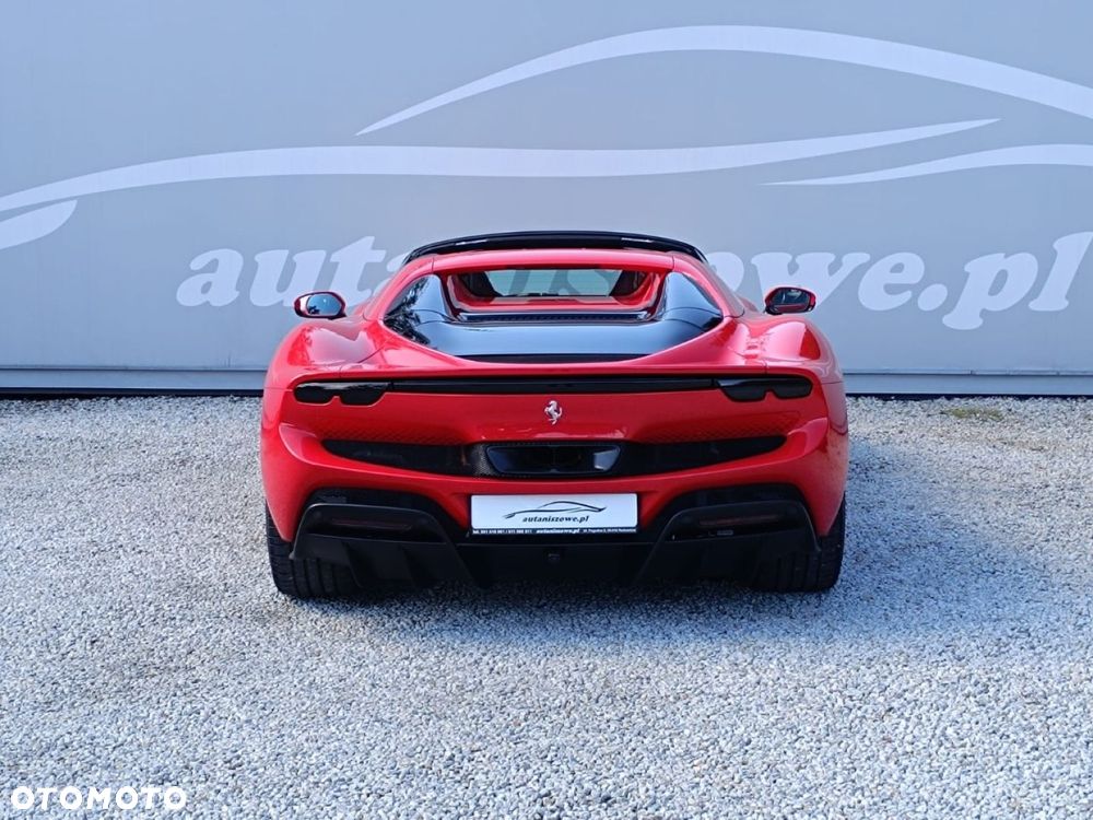 Ferrari 296 GTS - 12