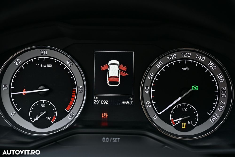 Skoda Superb 2.0 TDI DSG L&K - 25