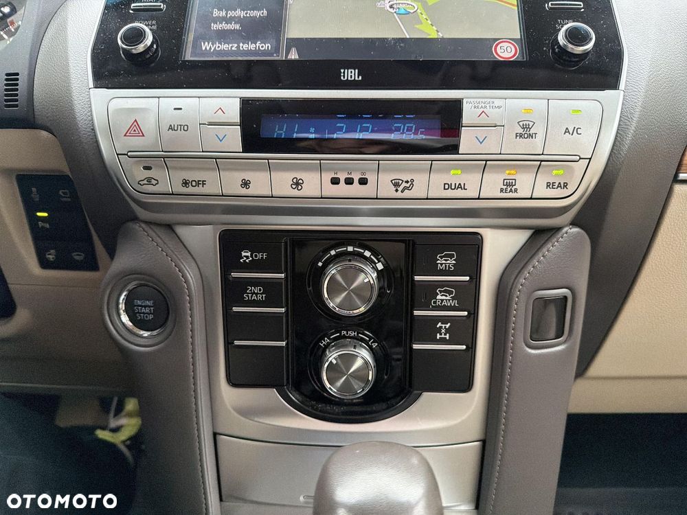 Toyota Land Cruiser - 22