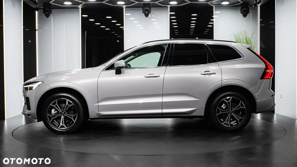 Volvo XC 60 B4 B Momentum Pro - 4