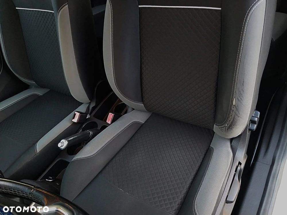 Ford Fiesta 1.5 TDCi ST&St Trend - 19