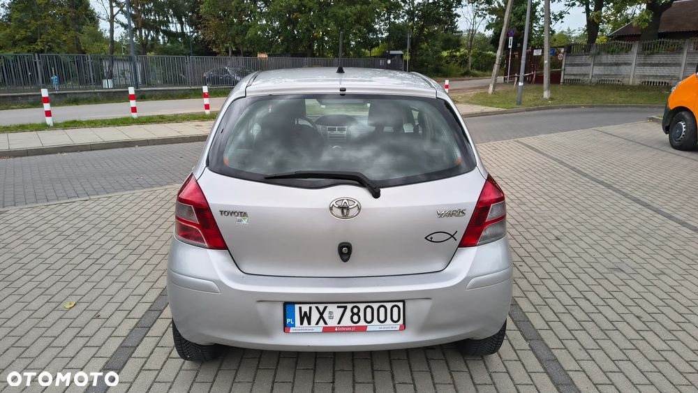 Toyota Yaris - 17
