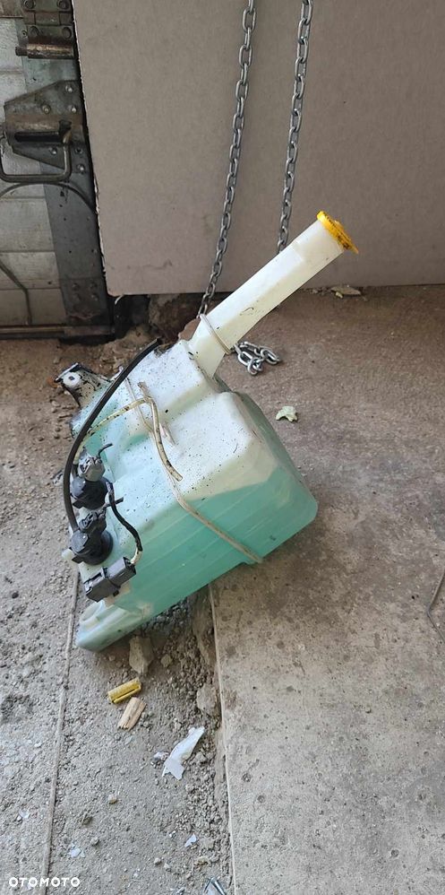 Mazda 2 DY DE DJ 3 BK BL BPBM 5 CR CW 6 gg Gy GH GJ GL cx-3 cx-30 cx-5 cx-7  zbiornik spryskiwaczy spryskiwacz zwykły xenon czujnik pompka zatyczka wężyki wszystkie Czesci - 9