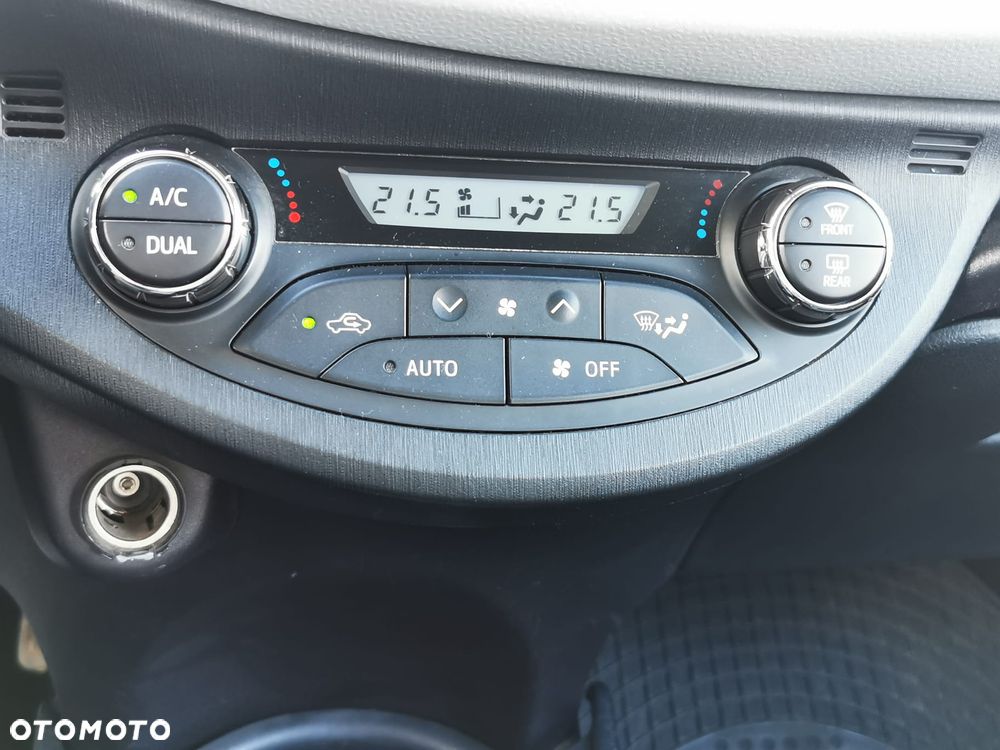 Toyota Yaris 1.5 VVT-i Life - 13