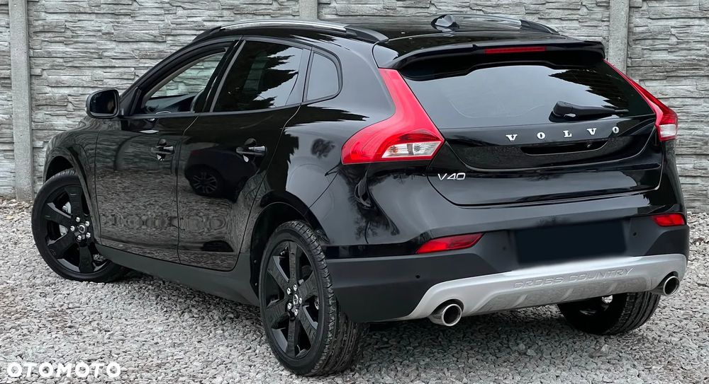 Volvo V40 Cross Country - 10
