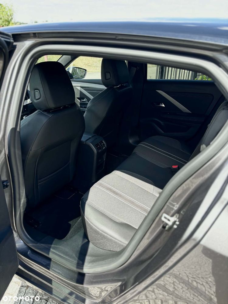 Opel Astra 1.2 T GS Line S&S - 10