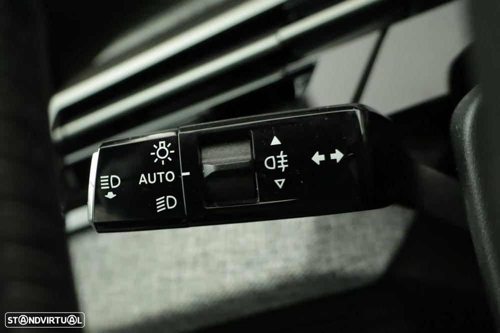 Peugeot 3008 1.2 Hybrid Allure e-DCS6 - 16