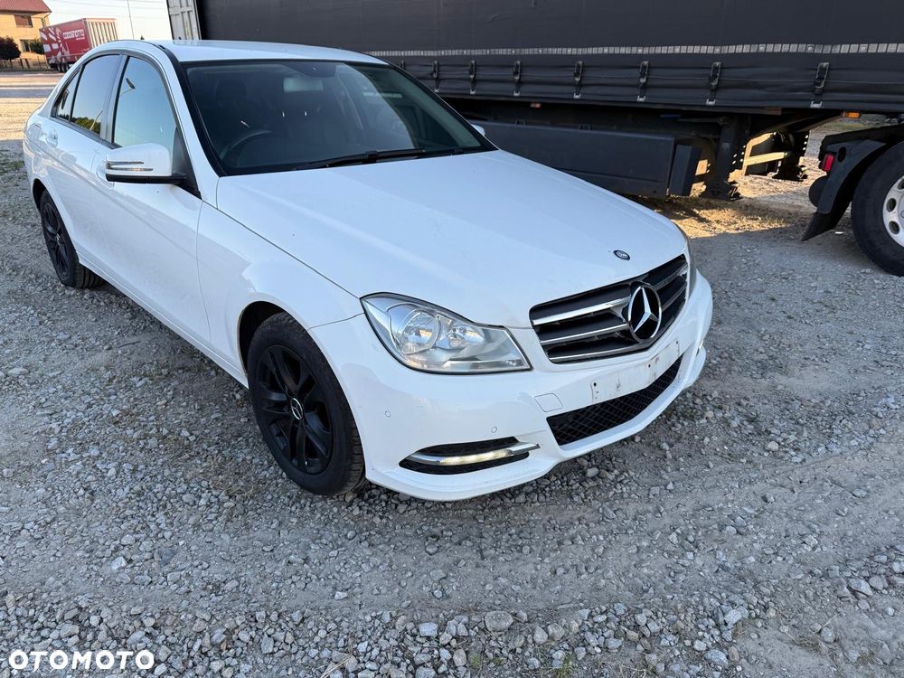 Mercedes-Benz Klasa C 220 CDI DPF BlueEFFICIENCY Special Edition - 13