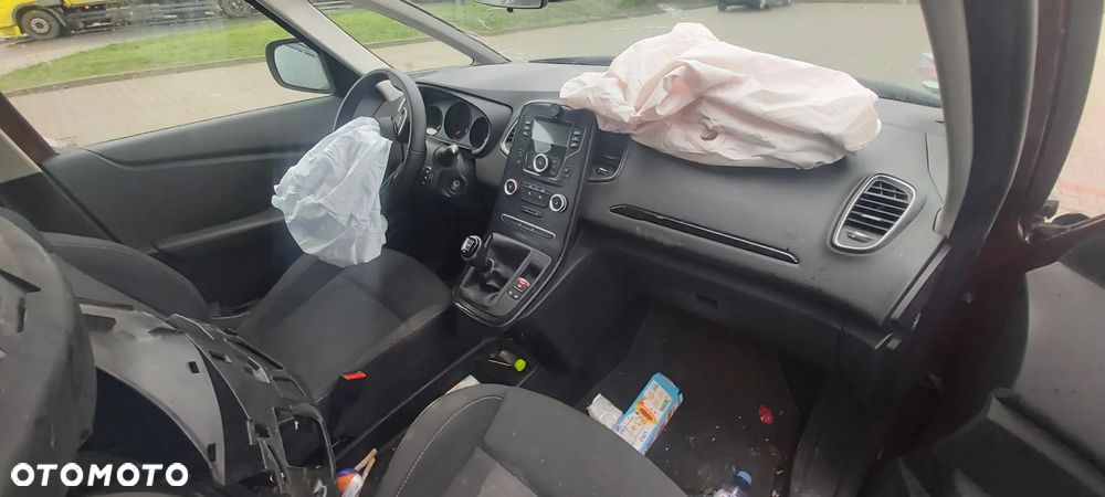 Renault Scenic - 3