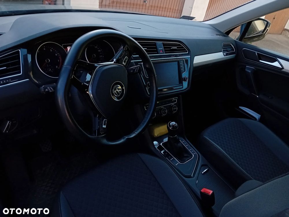 Volkswagen Tiguan - 10