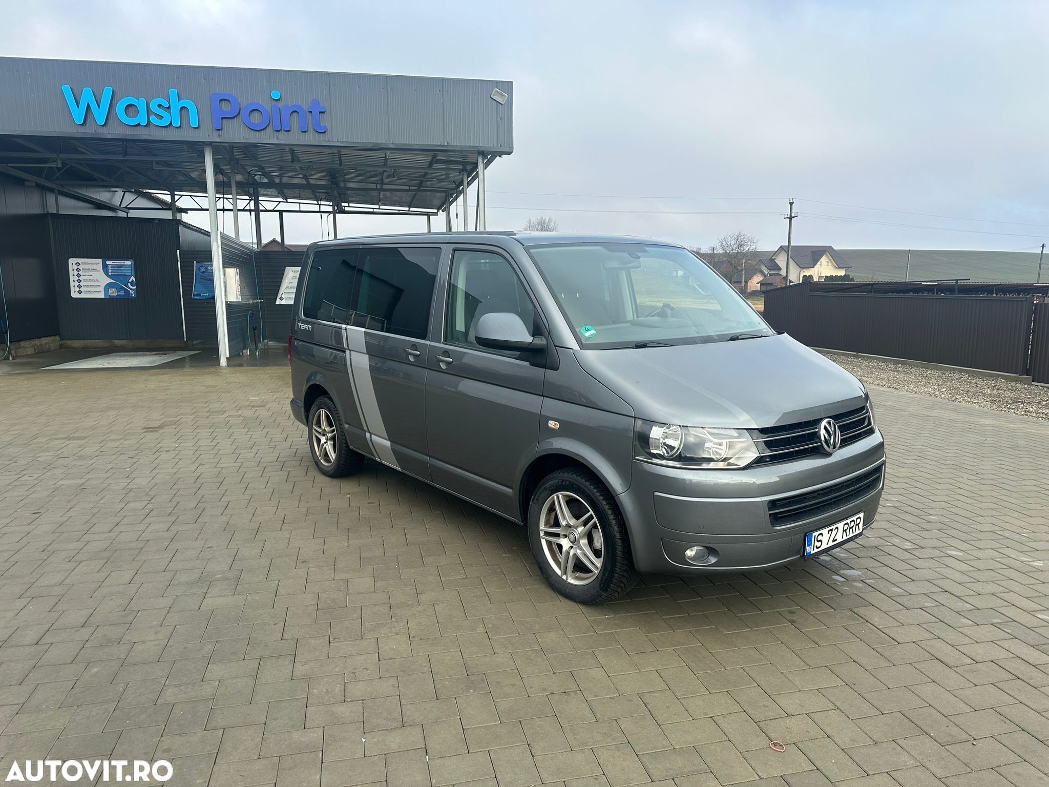 Volkswagen Multivan - 1
