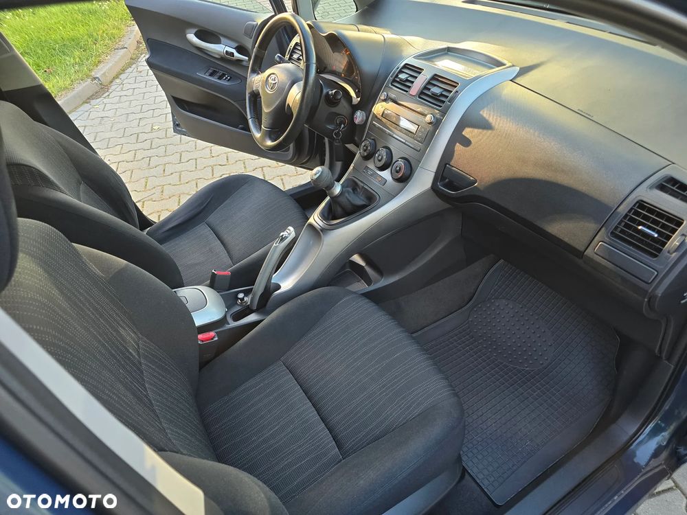 Toyota Auris - 17