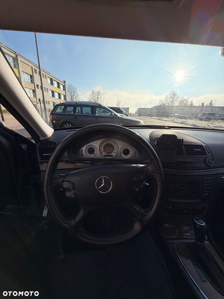 Mercedes-Benz Klasa E 280 4-Matic Avantgarde - 25
