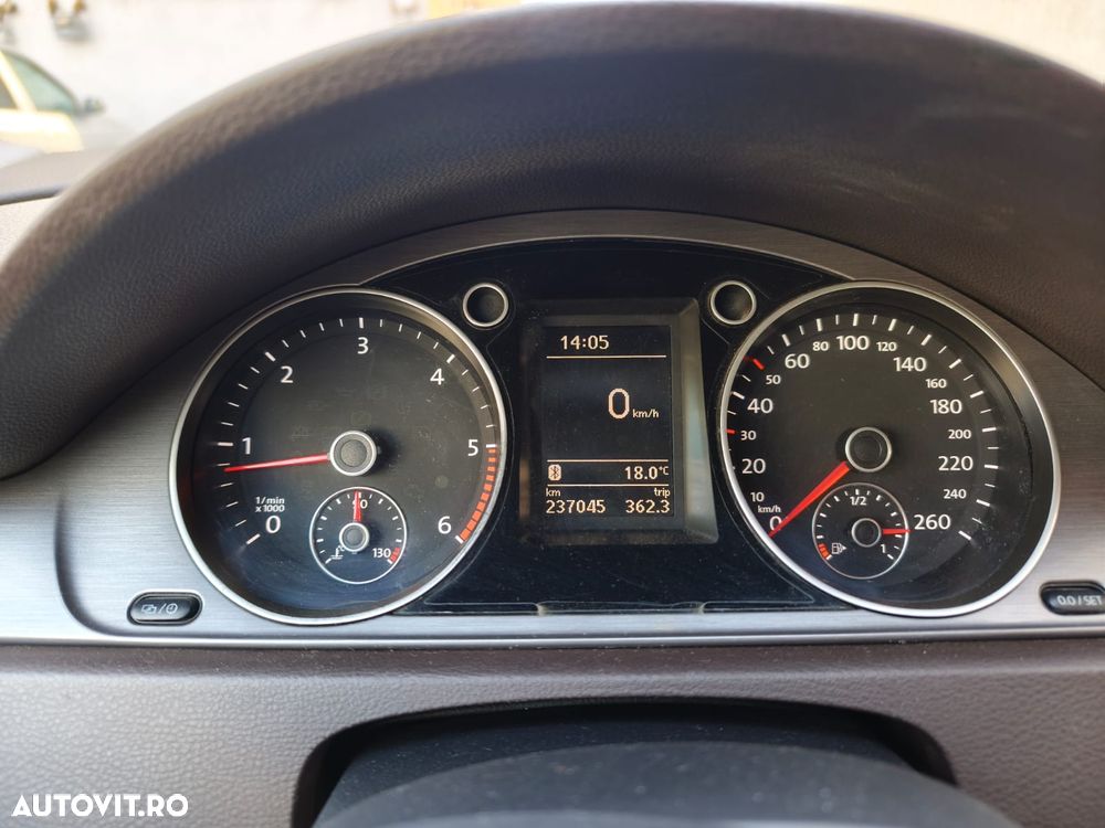 Volkswagen Passat 1.6 TDI BlueMotion Technology Comfortline - 16