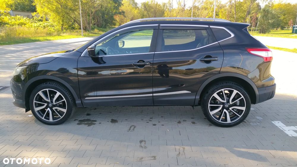 Nissan Qashqai 1.6 dCi Xtronic TEKNA+ - 4