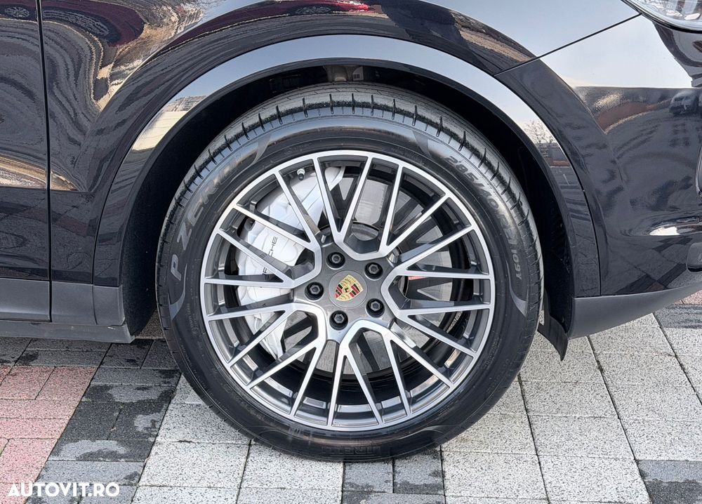 Porsche Cayenne - 20
