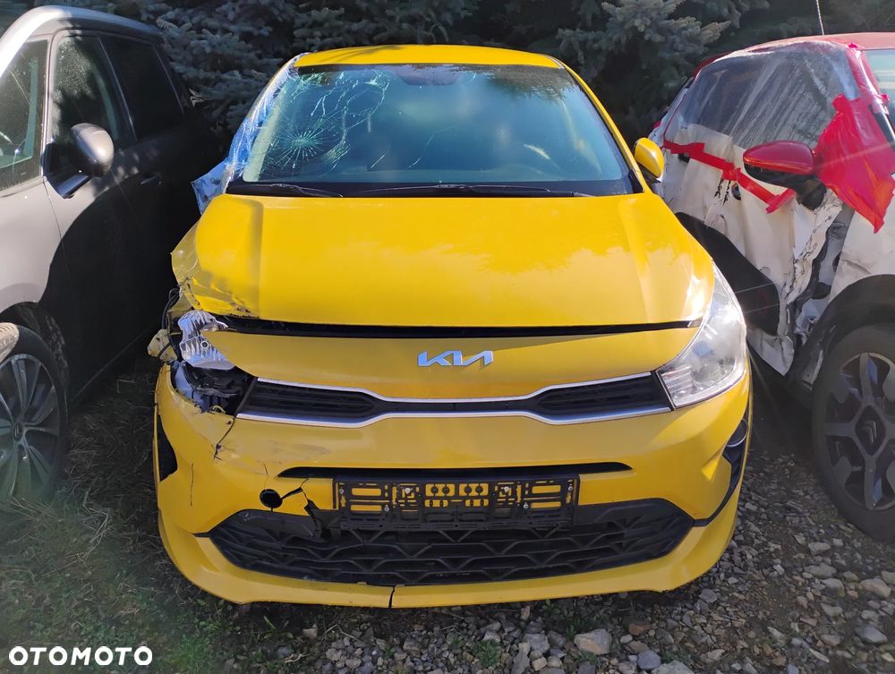Kia Rio - 11