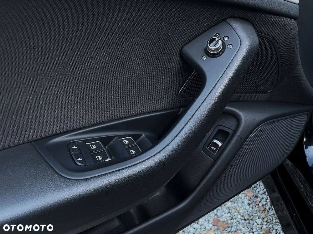 Audi A6 Avant 2.0 TDI Ultra S tronic - 35