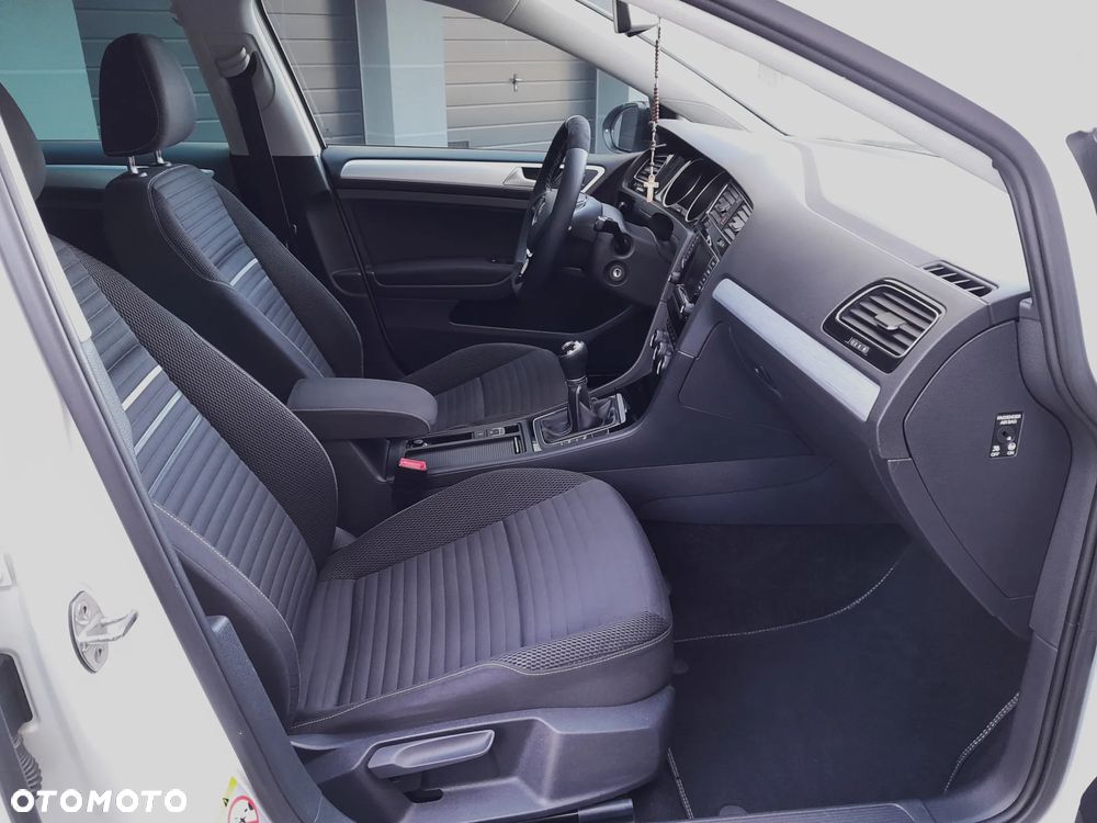 Volkswagen Golf 2.0 TDI BlueMotion Technology Cup - 31