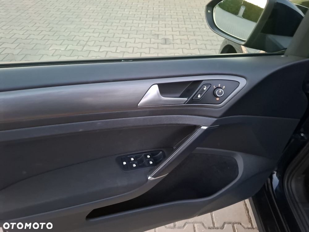 Volkswagen Golf - 18