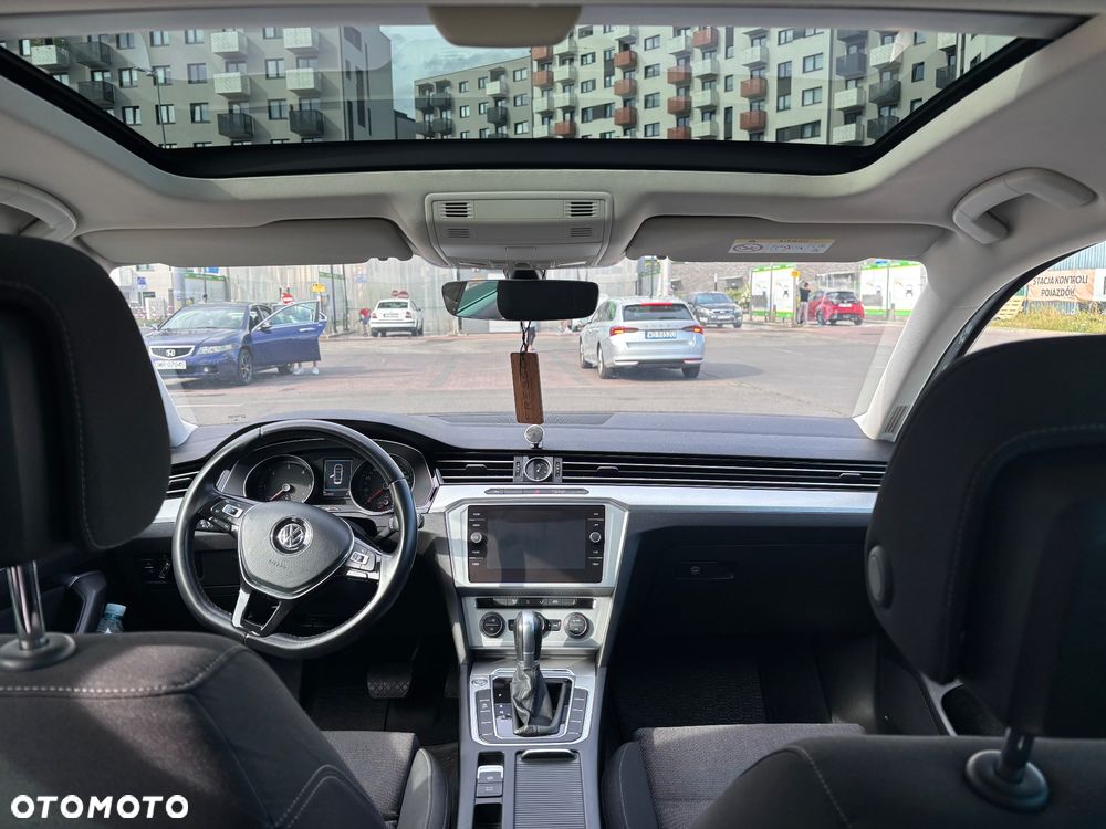 Volkswagen Passat - 17